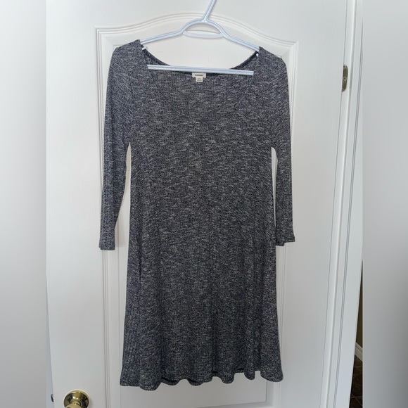 Grey Dress - Picture 3 of 3